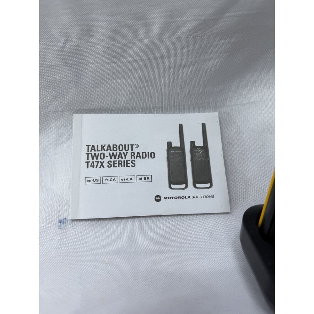 Motorola Talkabout T472 22-Channels 2-Way Radio Set With The Charging Base - Picture 3 of 9